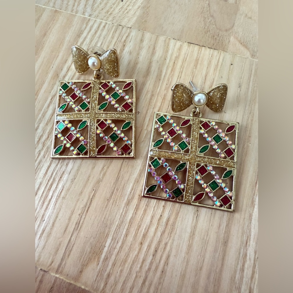Holiday Christmas Gifts Presents Dangle Rhinestones Green Red Gold-Tone Earrings